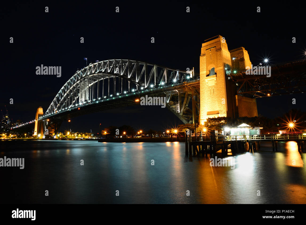 Sydney Harbour Bridge bei Nacht Stockfoto