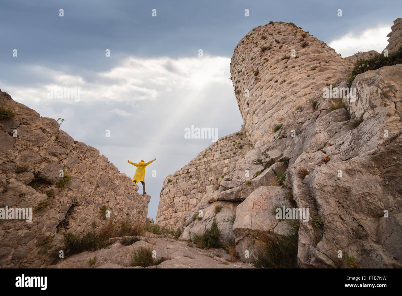 Das alte Schloss der Schlange, Adana, Türkei, frei zugänglich für Touristen, ist auf dem Gipfel eines Berges gelegen und bietet einen schönen Panoramablick. Stockfoto