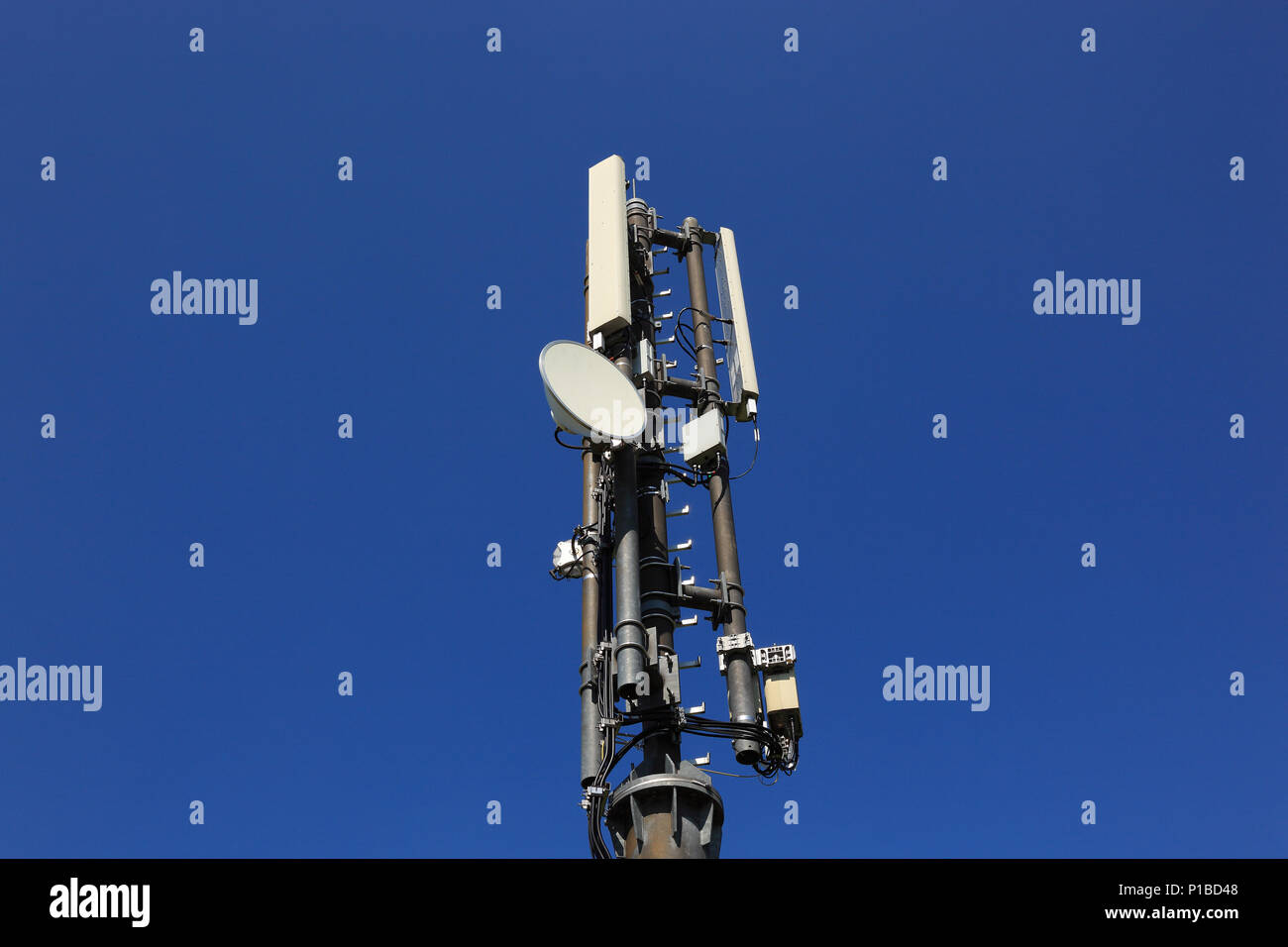 basisstation-richtantenne-oder-strahl-antenne-stockfotografie-alamy