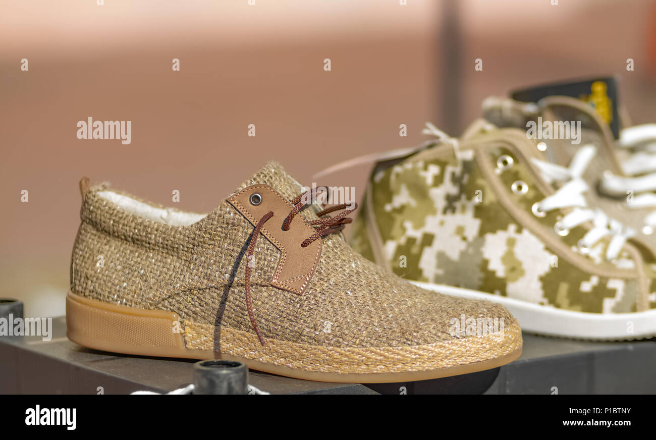 Etisch Stockfotos und bilder Kaufen Alamy ROV Sneaker weißblau | BRAUN Hamburg