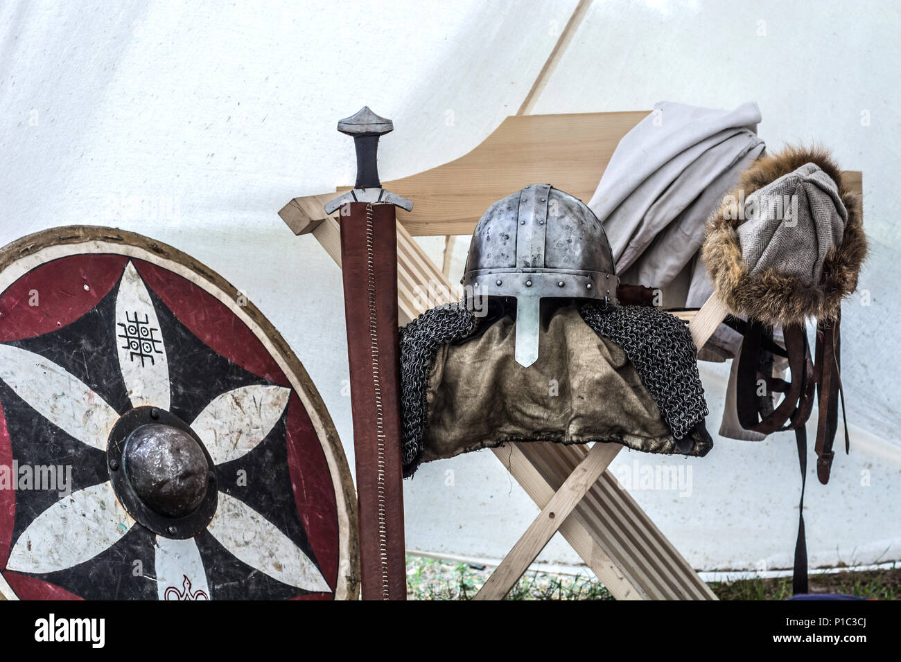 Ritterkostüm Für Kinder 4-teilig - Mit Rüstung, Schwert, Schild & Helm