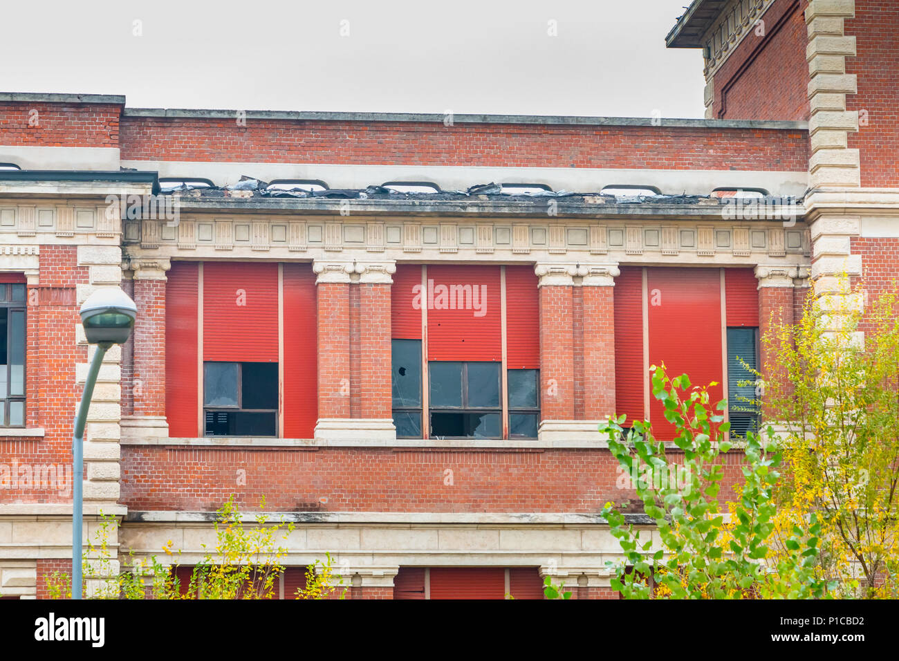 Mailand, Italien - 5 November, 2017: architektonische Besonderheit des Gebäudes des Istituto Scientifico Tecnico E. Breda (Ernesto Breda Wissenschaft und Techn Stockfoto