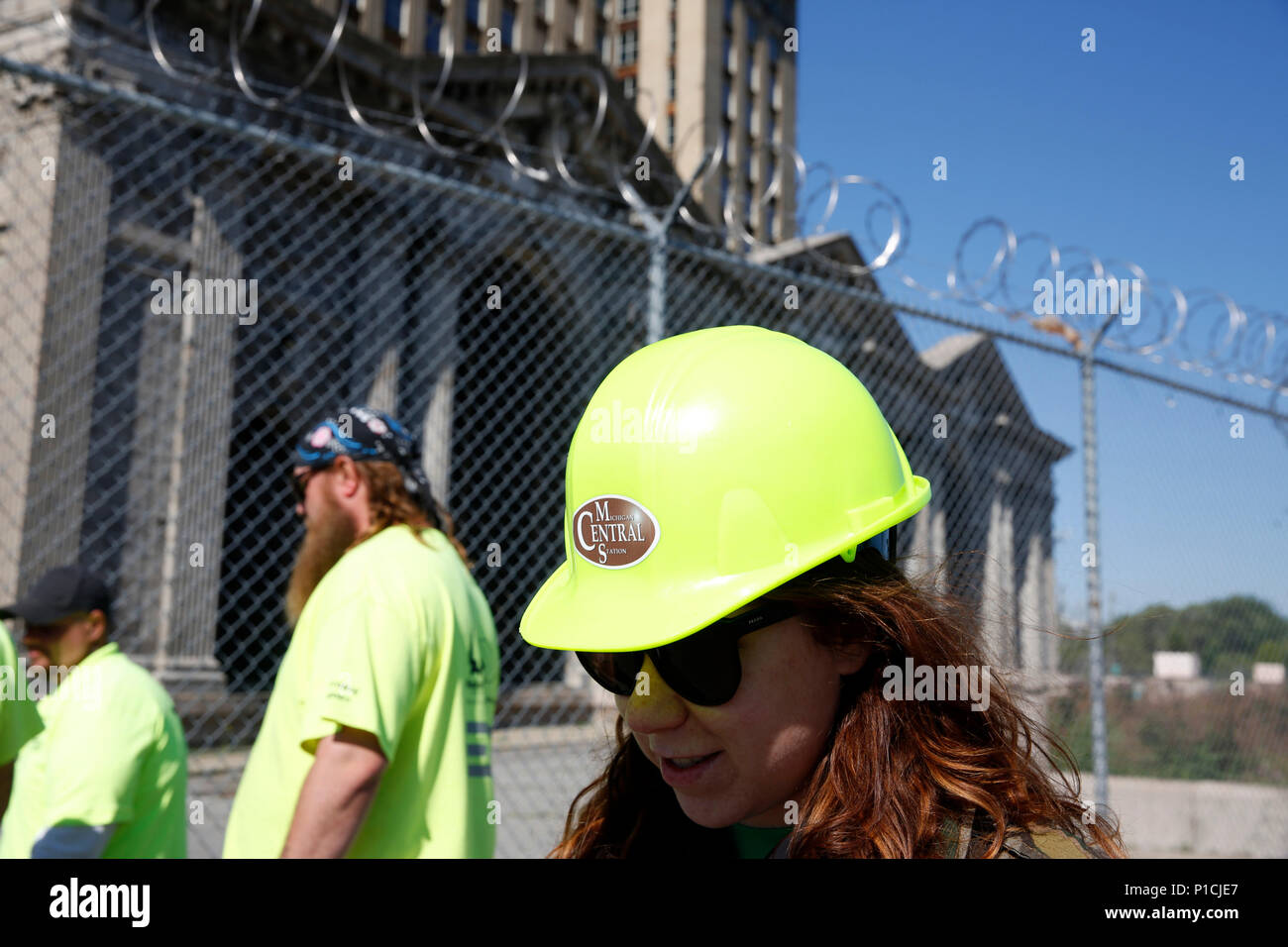 Detroit, Michigan, USA. 11 Juni, 2018. Die lange leerstehende Michigan Central Depot. Es war heute die Ford Motor Co. aus dem Moroun Familie gekauft. Das Gebäude verfügt über Sat leer seit 1998. Credit: Jeff Kowalsky/ZUMA Draht/Alamy leben Nachrichten Stockfoto