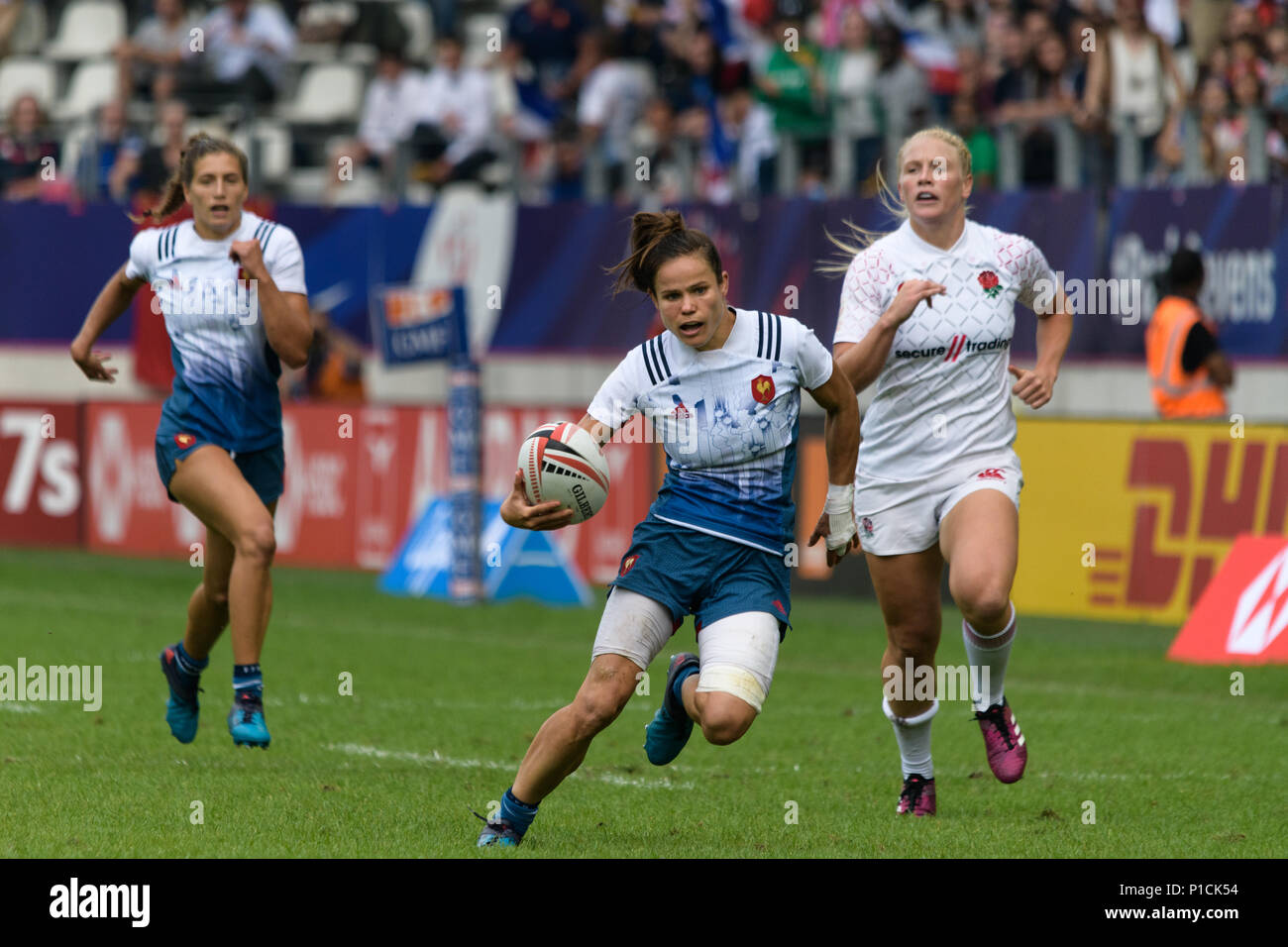 Paris, Frankreich. 10 Juni, 2018. Französische sevens Rugby player Camille Grassineau gegen England im Viertelfinale von der HSBC Frauen Sevens Serie in Paris, Frankreich, 09. Juni 2018. Credit: Daniel Derajinski/Alamy leben Nachrichten Stockfoto