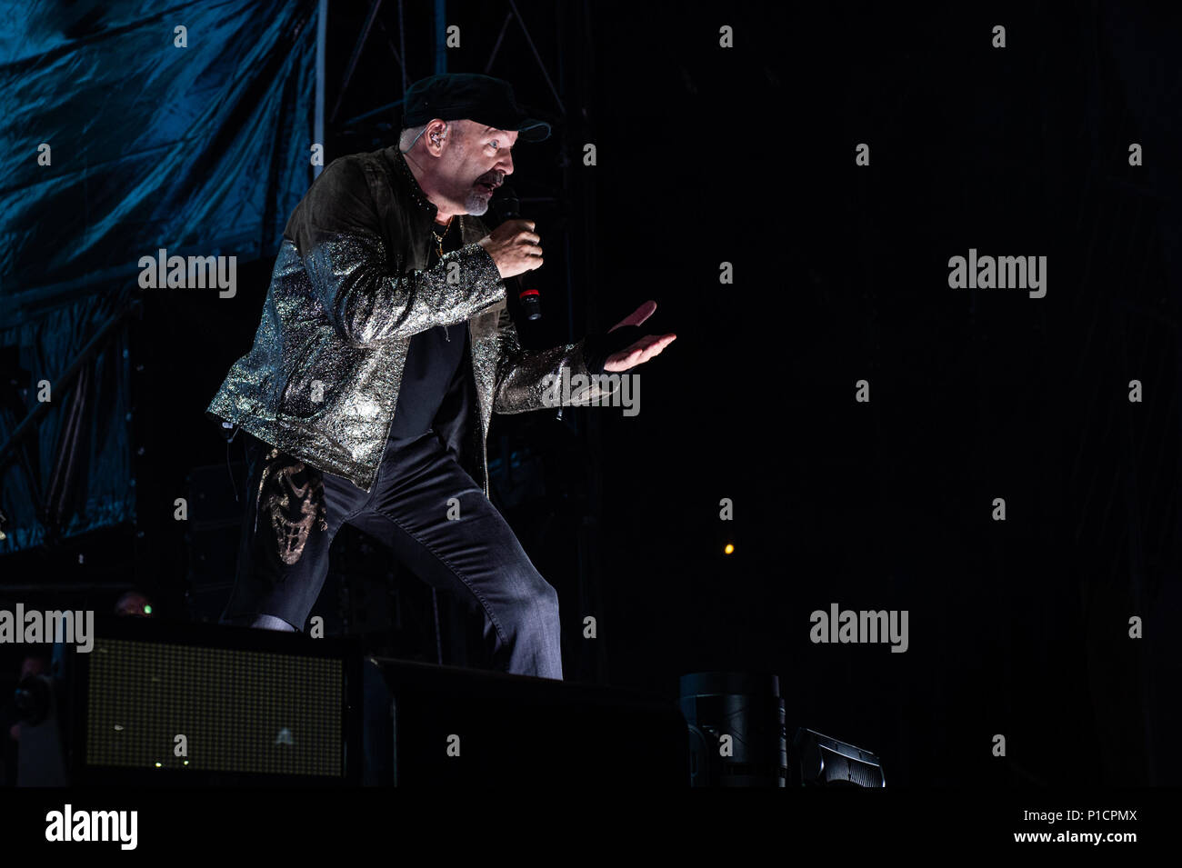 Rom, Italien. 11. Juni 2018. Italienischer Sänger und Songwriter, Vasco Rossi live auf der Bühne seine 'Vasco non stop Tour 2018" im Olympiastadion, Rom, Italien Am 11. Juni 2018. Foto von Giuseppe Maffia Credit: Giuseppe Maffia/Alamy leben Nachrichten Stockfoto