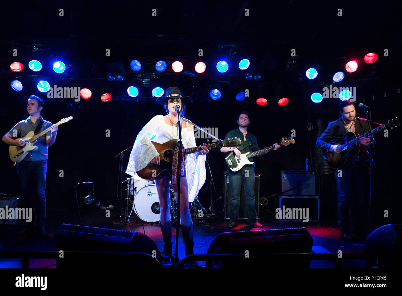 Norwegen, Oslo - Juni 11., 2018. Die kanadisch-Sänger und Songwriter Whitney Rose führt ein Live Konzert von John Dee in Oslo. (Gonzales Foto - Brokvam Kjell). Credit: Gonzales Foto/Alamy leben Nachrichten Stockfoto