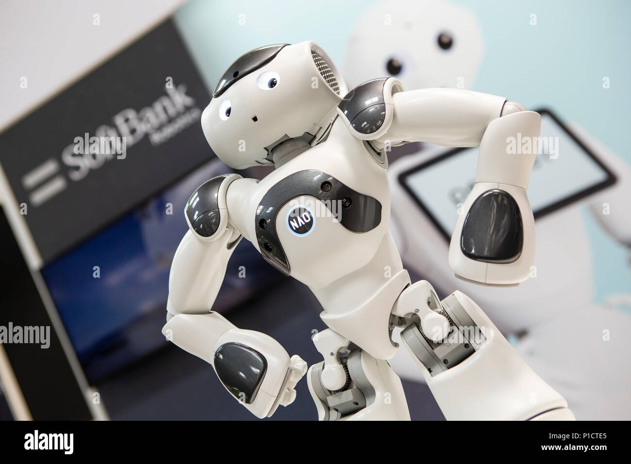 Hannover, Deutschland. Juni 2018. CEBIT 2018, internationale Computer expo und Europe's Business Festival for Innovation and Digitalisierung: NAO 6, interaktiver humanoider Roboter der Firma SoftBank Robotics. Vermerk: Christian Lademann Stockfoto