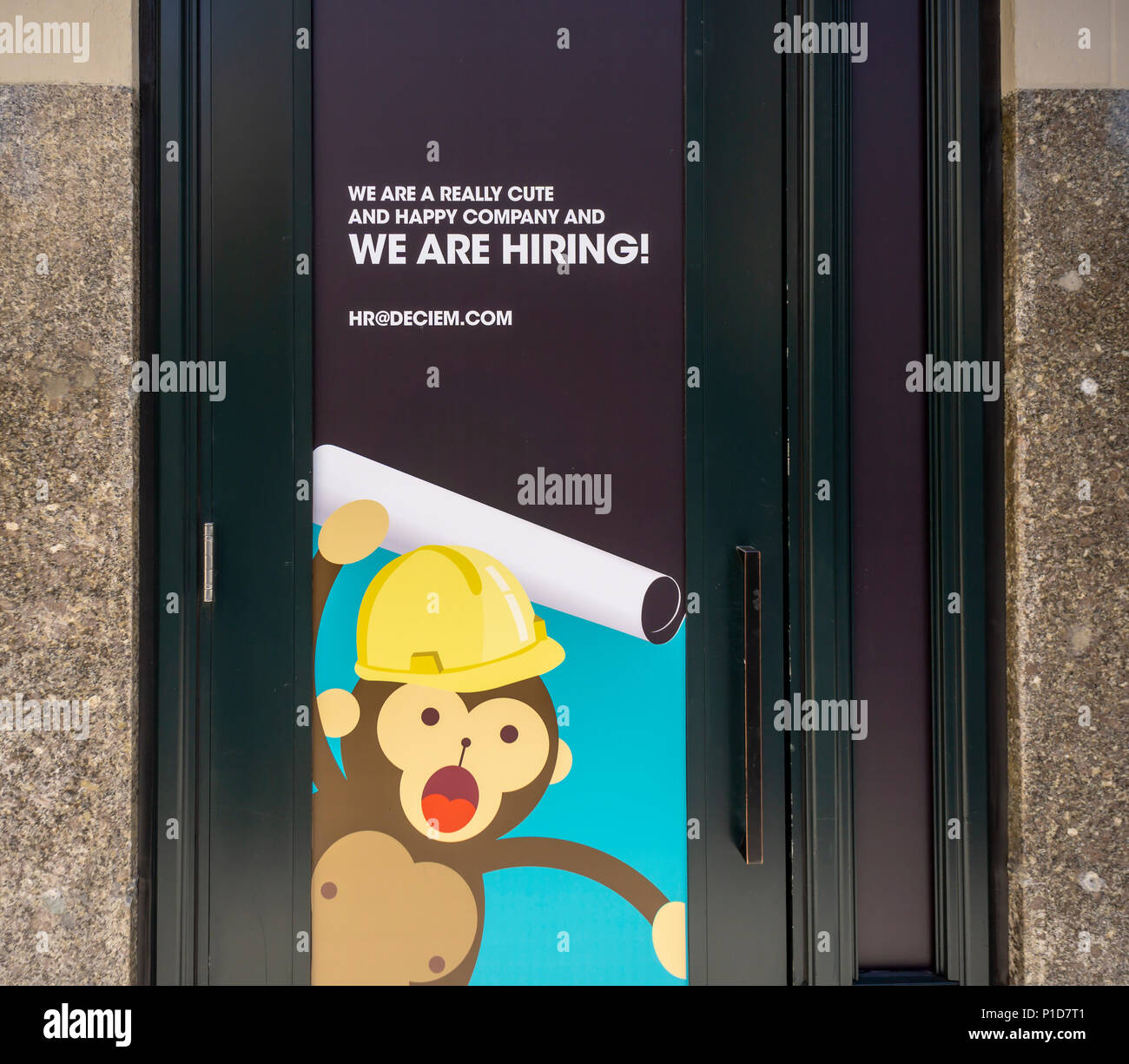 Deciem, die sich selbst als "Die ungewöhnliche Schönheit Firma' und zählt die Estée Lauder Lattich als eines ihrer Investoren, wirbt für die Arbeitnehmer in einem bald geöffnet werden, in der NoMad Nachbarschaft von New York, am Dienstag gesehen, 29. Mai 2018. (© Richard B. Levine) Stockfoto
