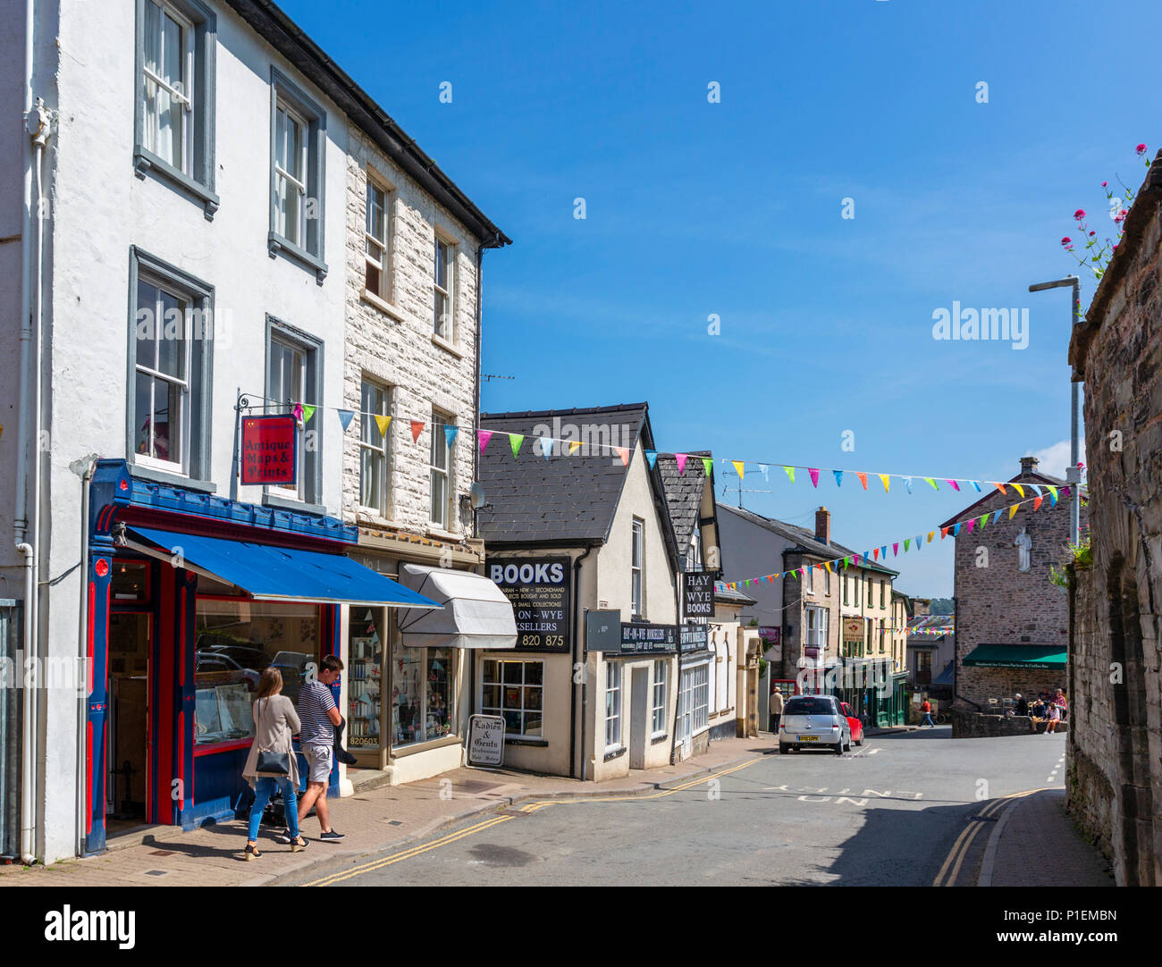 Buchhandlungen auf der Castle Street/Hohe Stadt im Zentrum der Stadt, Hay-on-Wye, Powys, Wales, Großbritannien Stockfoto