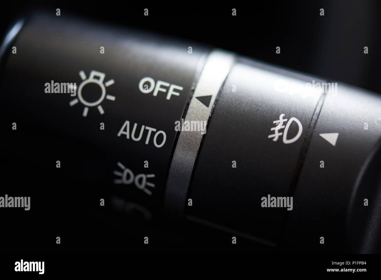 Ändern der Scheinwerfer stick der modernen Auto close-up. Auto Light Control System Stockfoto