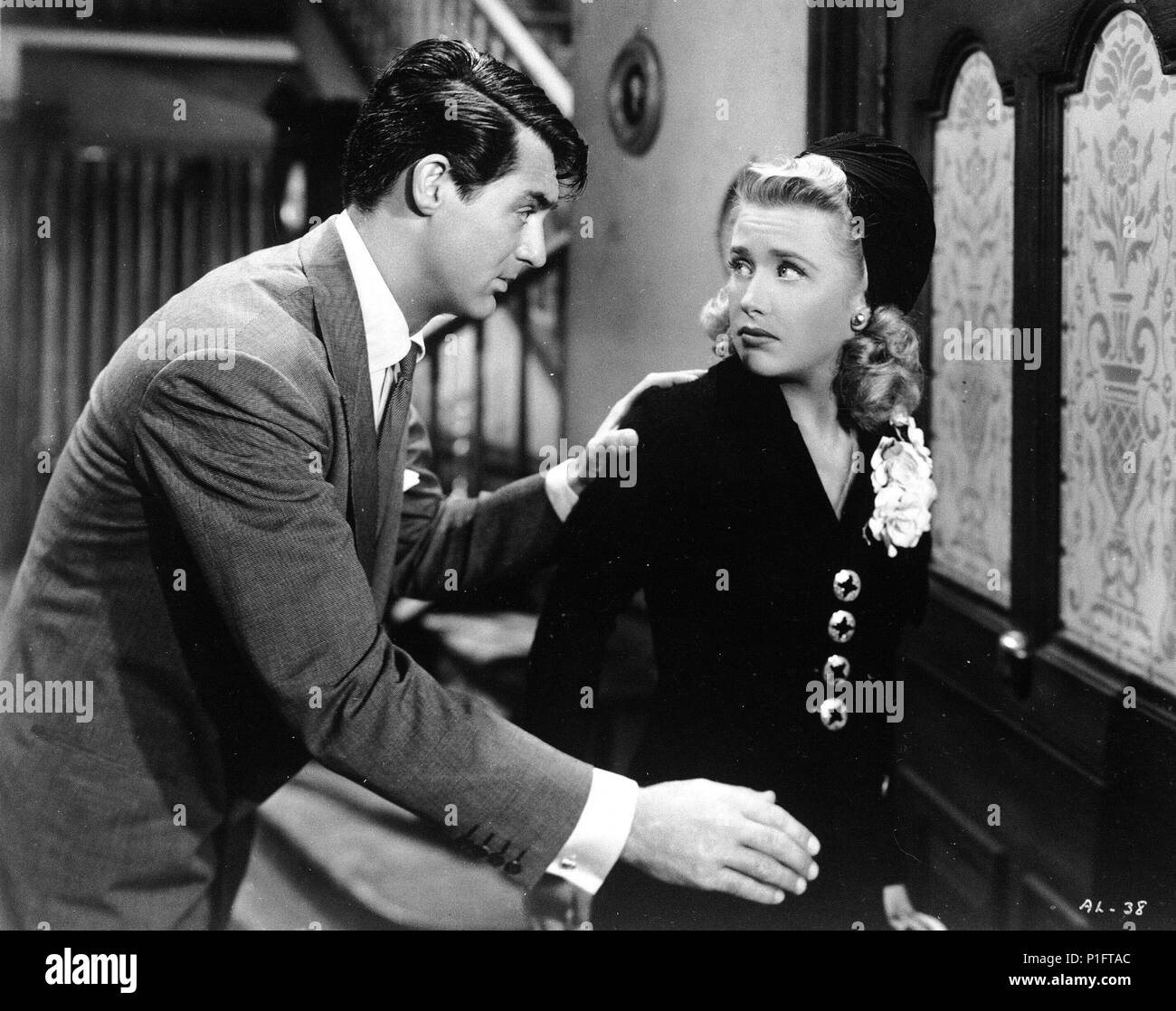 Original Film Titel: Arsenic and Old Lace. Englischer Titel: Arsenic and Old Lace. Regisseur: Frank Capra. Jahr: 1944. Stars: Cary Grant, PRISCILLA LANE. Quelle: WARNER BROTHERS/Album Stockfoto