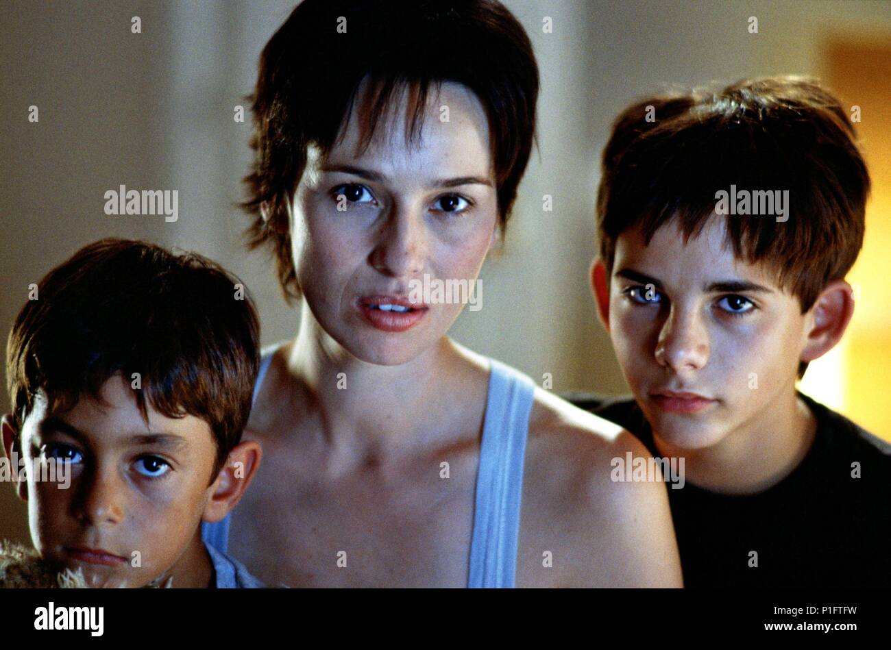 Original Film Titel: AUSENTES. Englischer Titel: AUSENTES. Regisseur: DANIEL CALPARSORO. Jahr: 2005. Stars: ARIADNA GIL; NACHO PEREZ; OMAR MUÑOZ. Credit: STAR LINE TV-Produktionen/Album Stockfoto