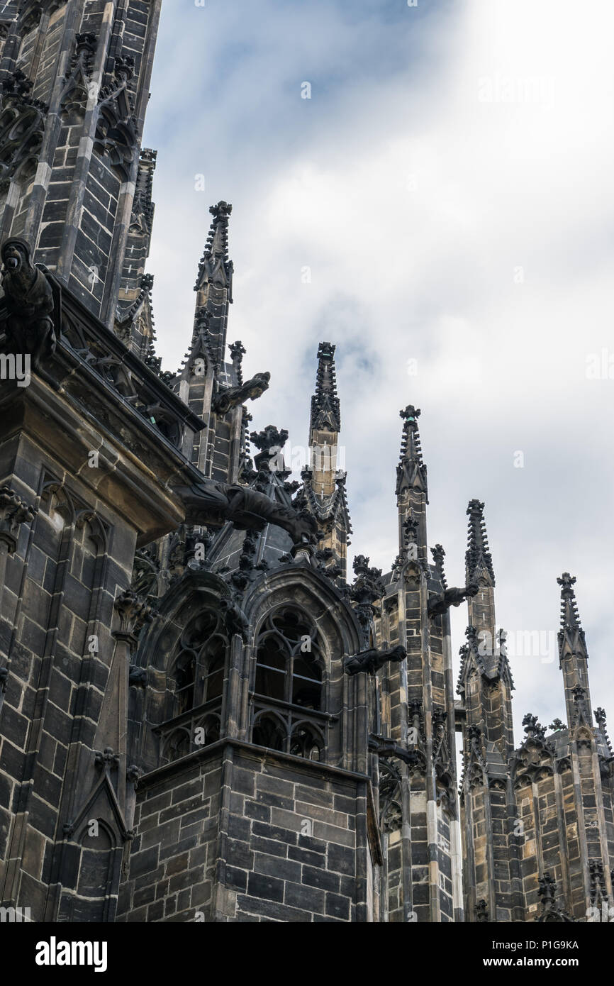 Turm von St. Veitsdom in Prag Stockfoto