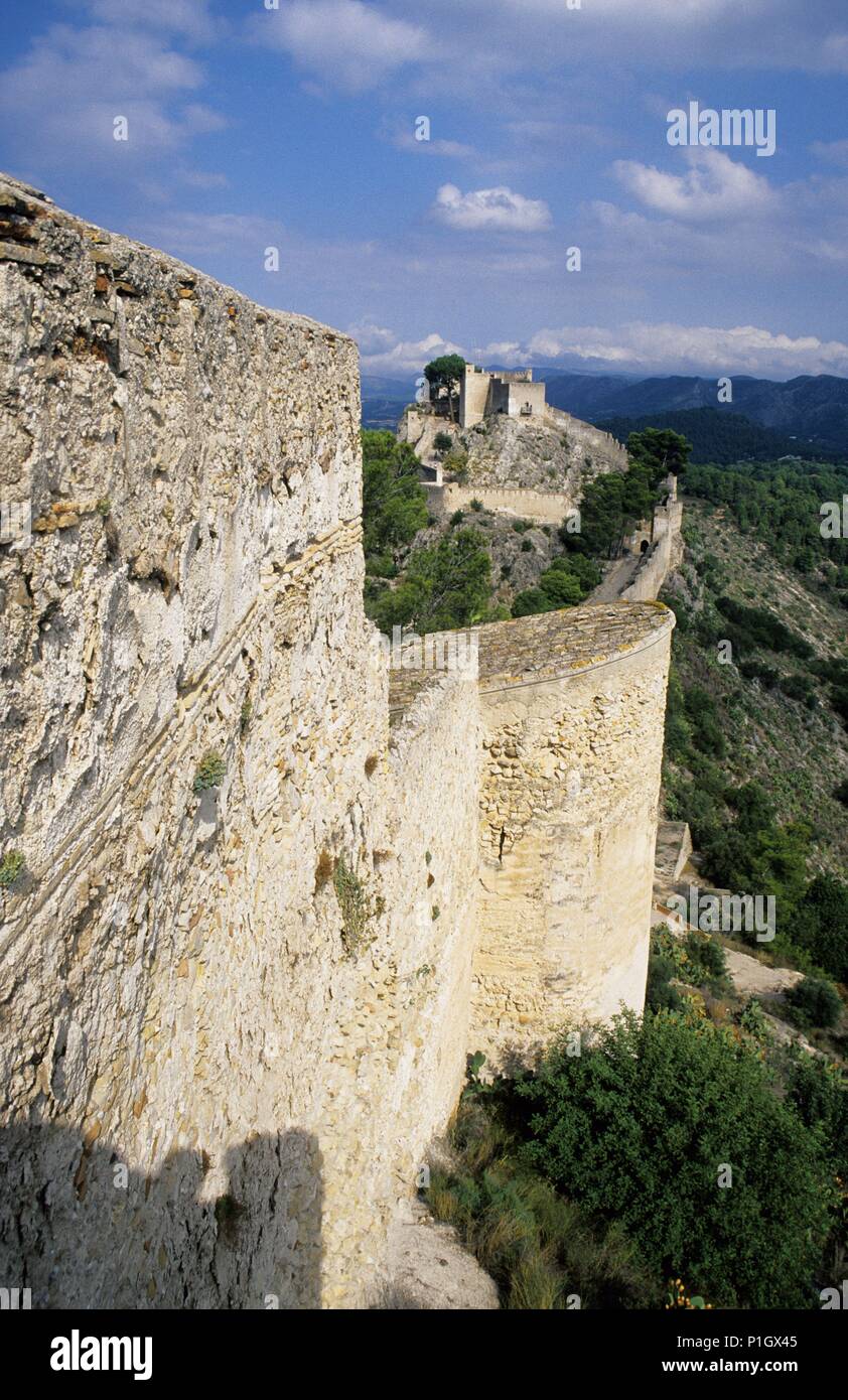 Xàtiva-Játiva, Vista hacia Castillo Mar Menor, murallas. Stockfoto