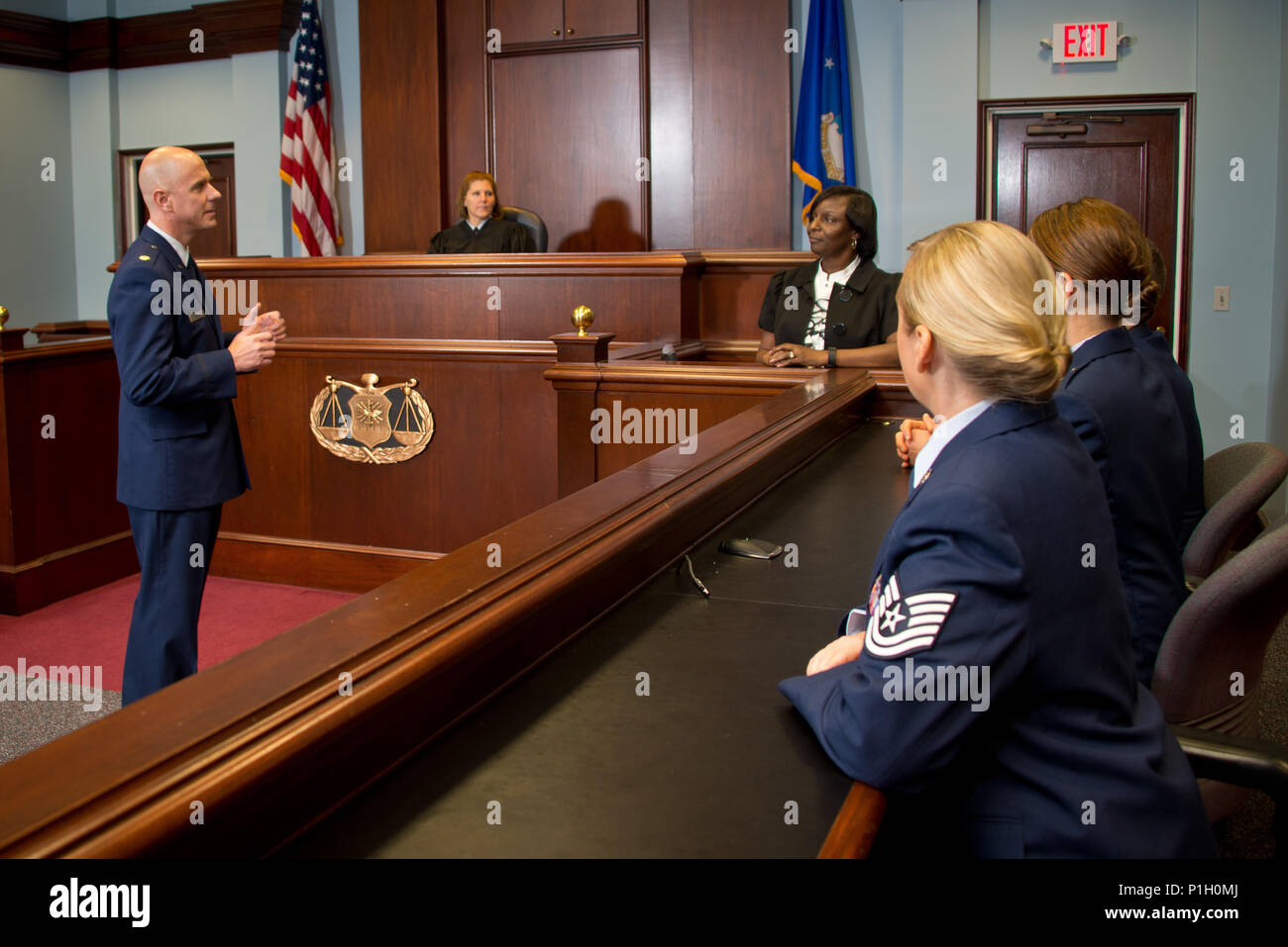 Maxwell AFB, AL-die Luftwaffe Judge Advocate General's School ist auf der Maxwell Air Force Base entfernt und enthält Anweisungen zu den neuen Richter, Anwälte und Rechtsanwaltsgehilfen, neben der weiterhin juristische Ausbildung Kurse. Die Schule veröffentlicht auch wissenschaftliche juristische Zeitschriften halbjährlich, vierteljährlich. (US Air Force Foto von Donna L. Burnett/Freigegeben) Stockfoto