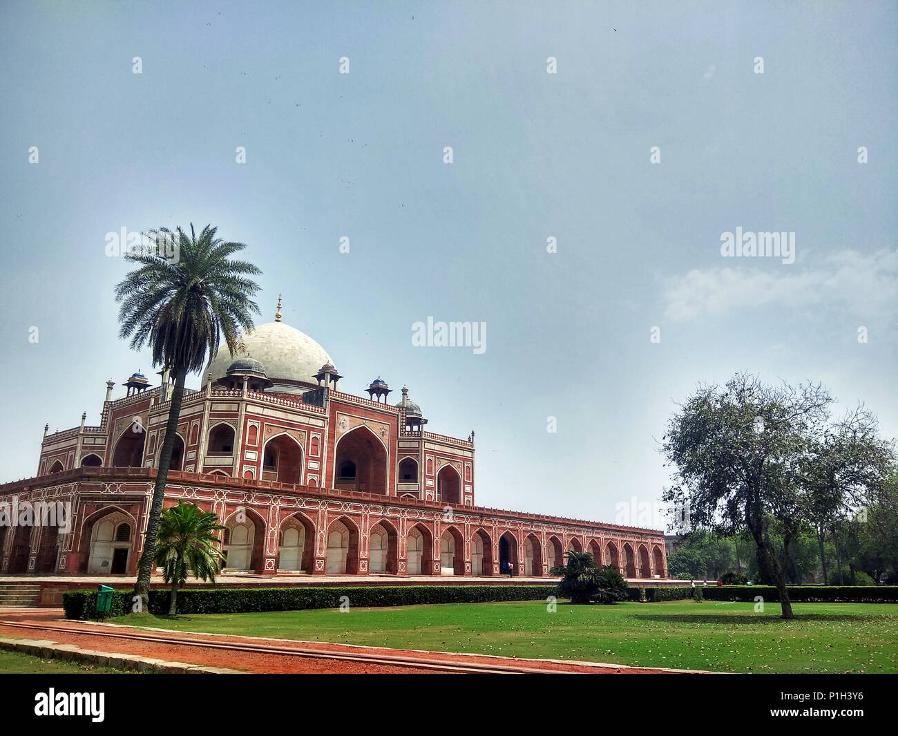 Seitenansicht der epischen Humayun's Grabmal, Delhi, Indien Anzeige von großen indischen Architektur Stockfoto