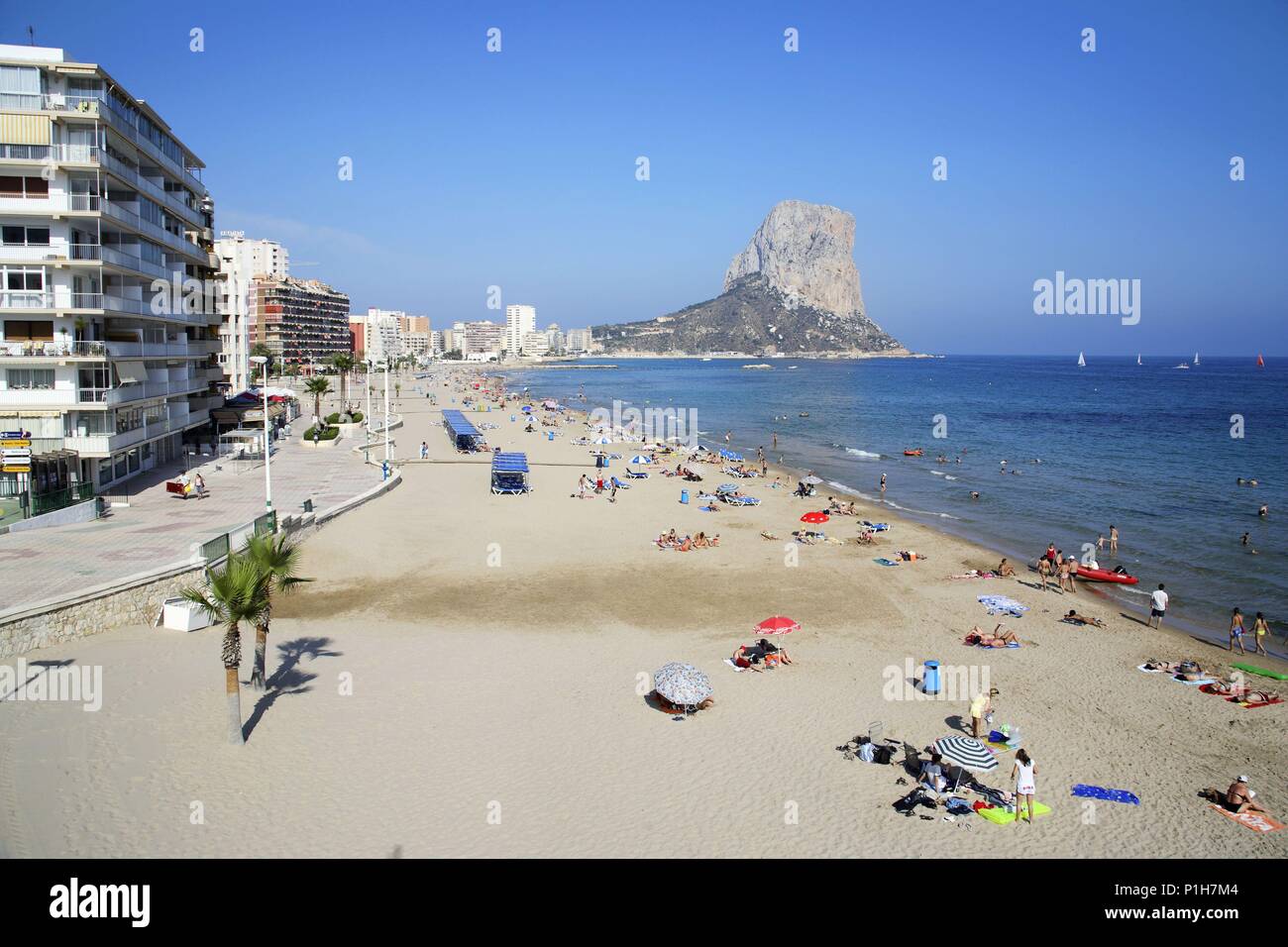 Spanien - Valencia autonome Region - Marina Alta (Bezirk) - Alicante. Calpe/Calp; Playa del Arenal y Penon de Ifach. Stockfoto