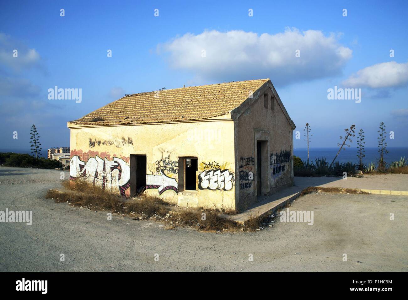 Spanien - Valencia autonome Region - Baix Segura (Kreis) - Alicante. Litoral entre La Marina y Playa de Segura; barraca abandonada (53). Stockfoto