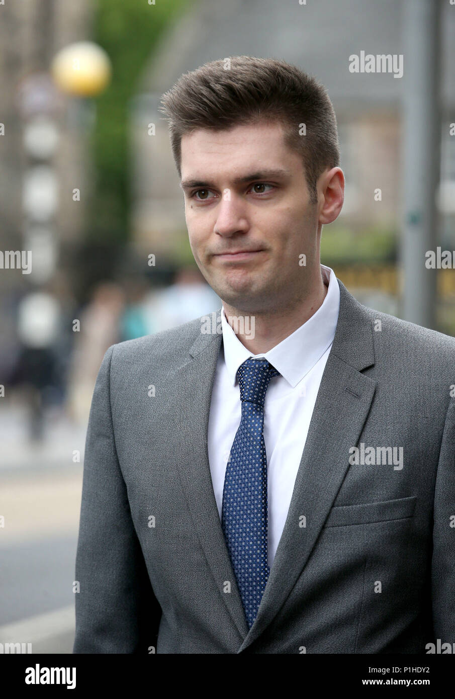 Stephen Coxen aus Bury in Lancashire kommt beim Personenschädengericht in Edinburgh an, wo er wegen £100,000 Schadenersatz von einer Frau verklagt wird, die ihm zuvor 2013 in St. Andrews von der Vergewaltigung freigesprochen wurde. Stockfoto