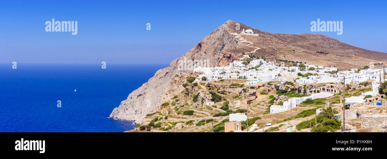 Folegandros Panorama der Klippe weiß getünchten Chora, Folegandros Insel, Kykladen, Griechenland Stockfoto