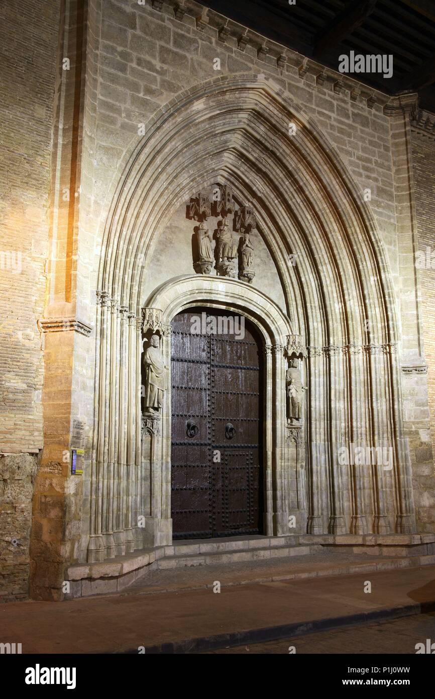 Spanien - ARAGON - Calatayud (Kreis) - saragossa Zaragoza. Calatayud; Iglesia de San Pedro de los Francos; portada gótica. Stockfoto