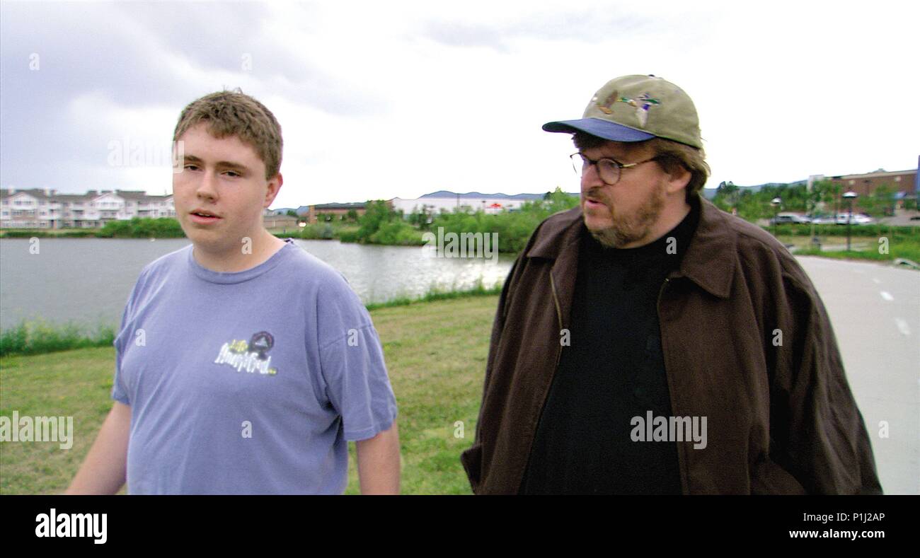 MARK TAYLOR, Michael Moore, Bowling für Columbine, 2002 Stockfotografie -  Alamy