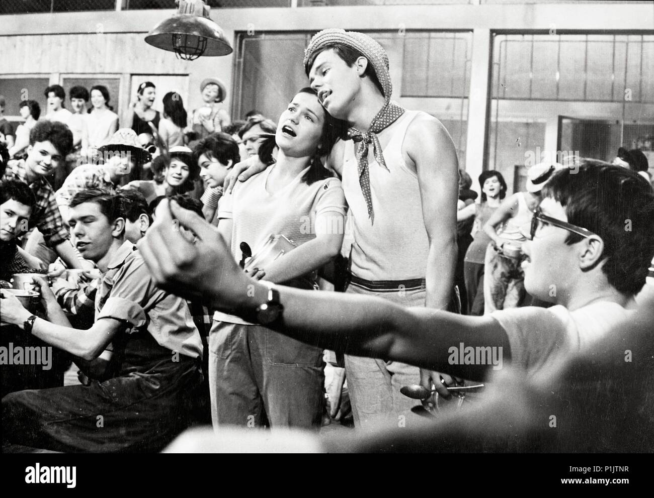 Original Film Titel: STARCI NA CHMELU. Englischer Titel: HOP PICKERS, der. Regisseur: LADISLAV RYCHMAN. Jahr: 1964. Stockfoto