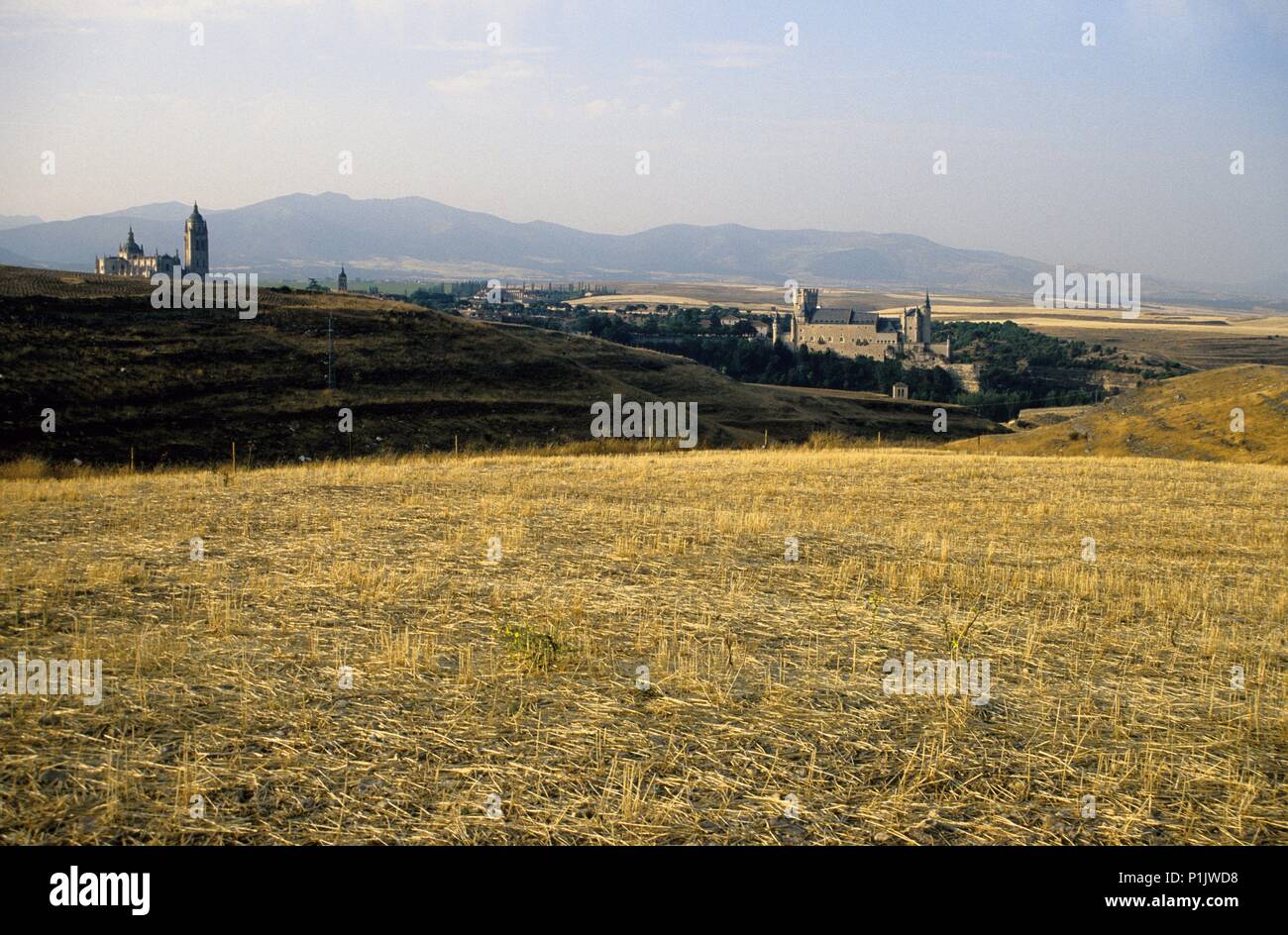 Alcázar, die Kathedrale und die Landschaft. Stockfoto