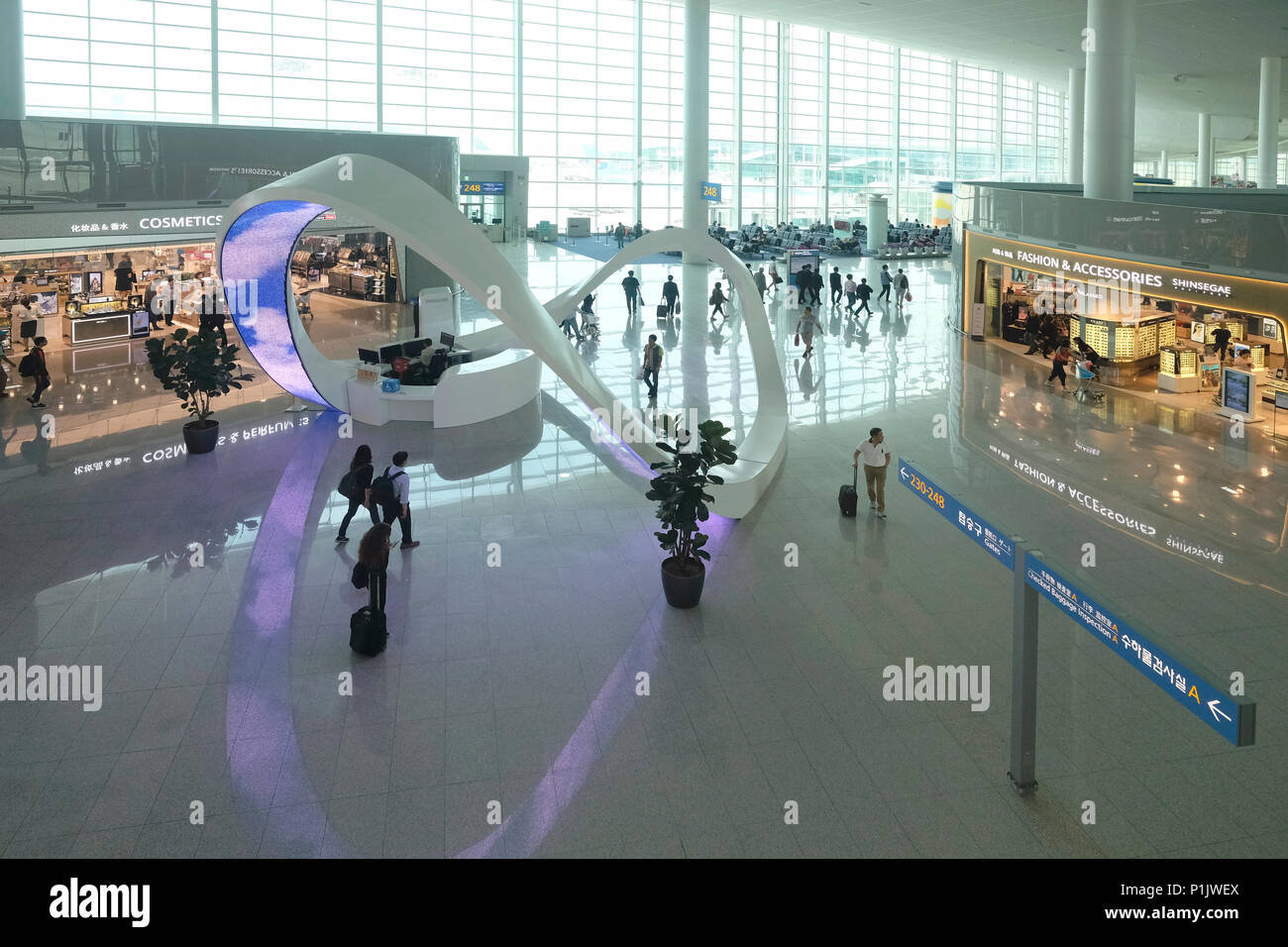 Duty-Free-Shops im Terminal 2 des internationalen Flughafens Incheon, manchmal auch als Seoul-Incheon International Airport bezeichnet der größte Flughafen in Südkorea westlich der Stadt Incheon Stockfoto