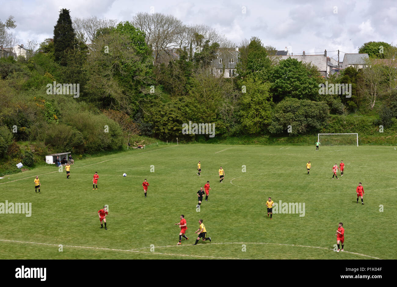 Der hl. Stephanus spielen Lanreath im Halbfinale des Herzogtums Liga Cup an der Victoria Bottoms, Nanpean, Cornwall. Stockfoto