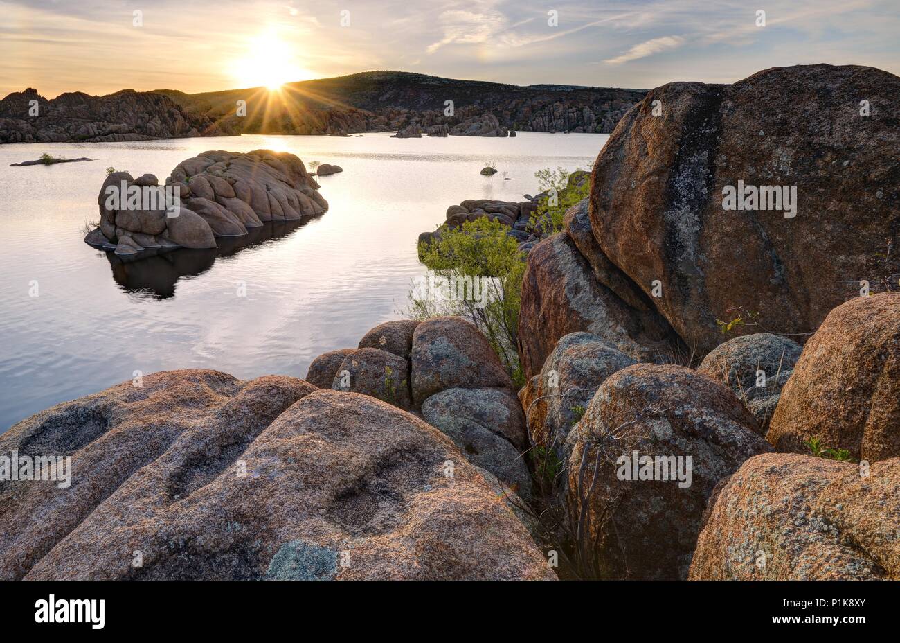 Sonnenaufgang über Lake Watson, Prescott, Arizona, USA Stockfoto