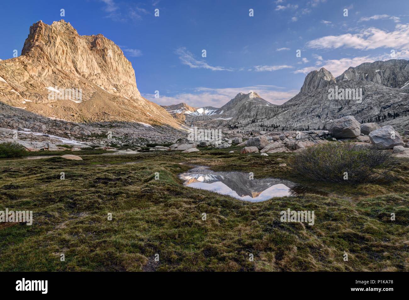 Mount McAdie Reflection im Mitre Basin, Sequoia National Park, Kalifornien, USA Stockfoto