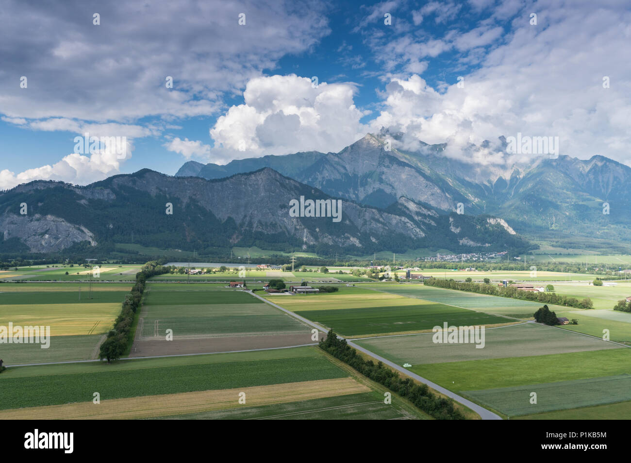 Wunderschöne Berglandschaft mit einer fantastischen Aussicht auf die Schweizer Alpen. Stockfoto