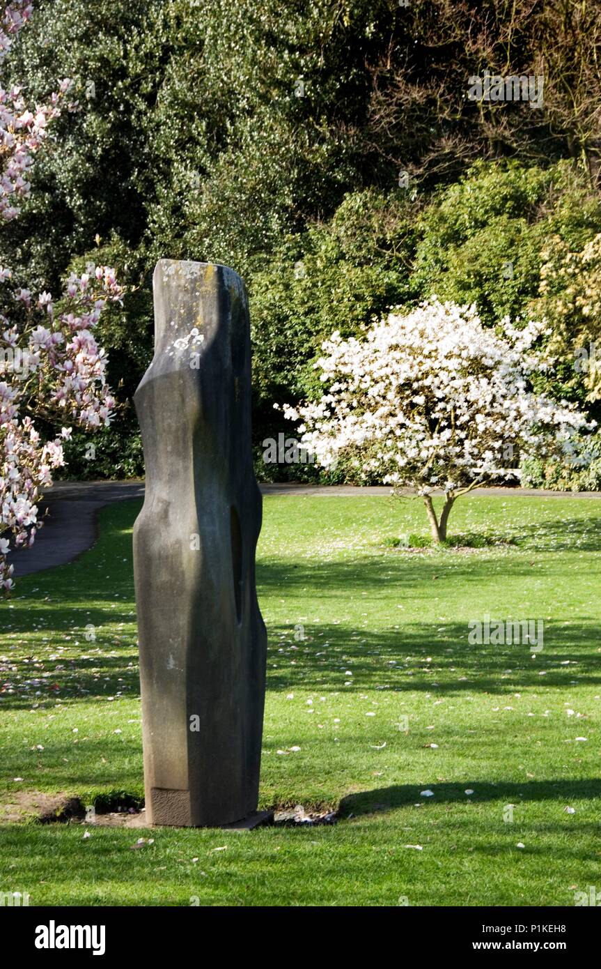 'Monolith (EMPYREAN)', Skulptur von Barbara Hepworth, Kenwood House, Hampstead, London, 2007. Künstler: James O Davies. Stockfoto