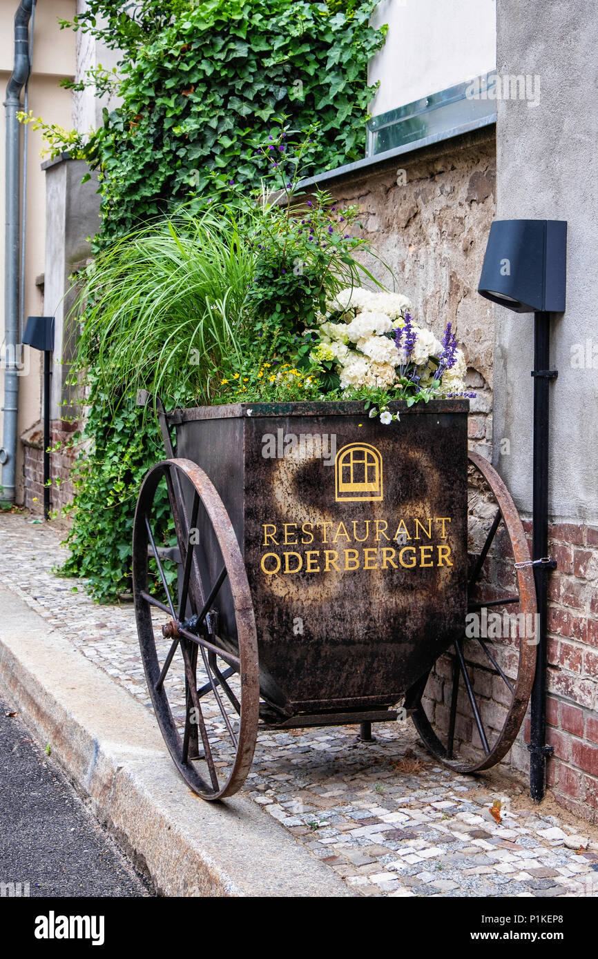 Restaurant Oderberger Zeichen Fotos Und Bildmaterial In Hoher Aufl sung Alamy