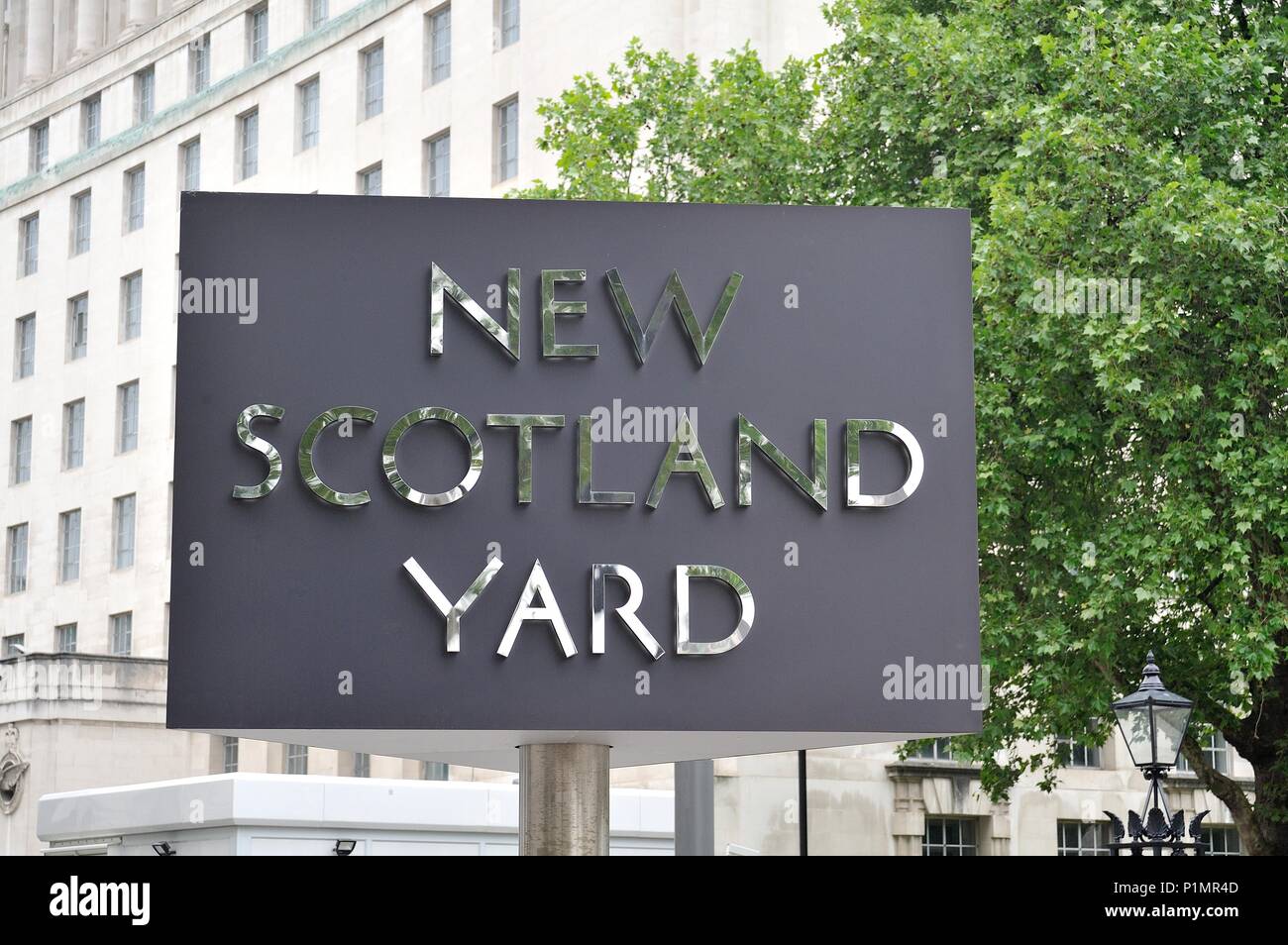 New Scotland Yard Sign Curtis Green Building Embankment London Stockfoto