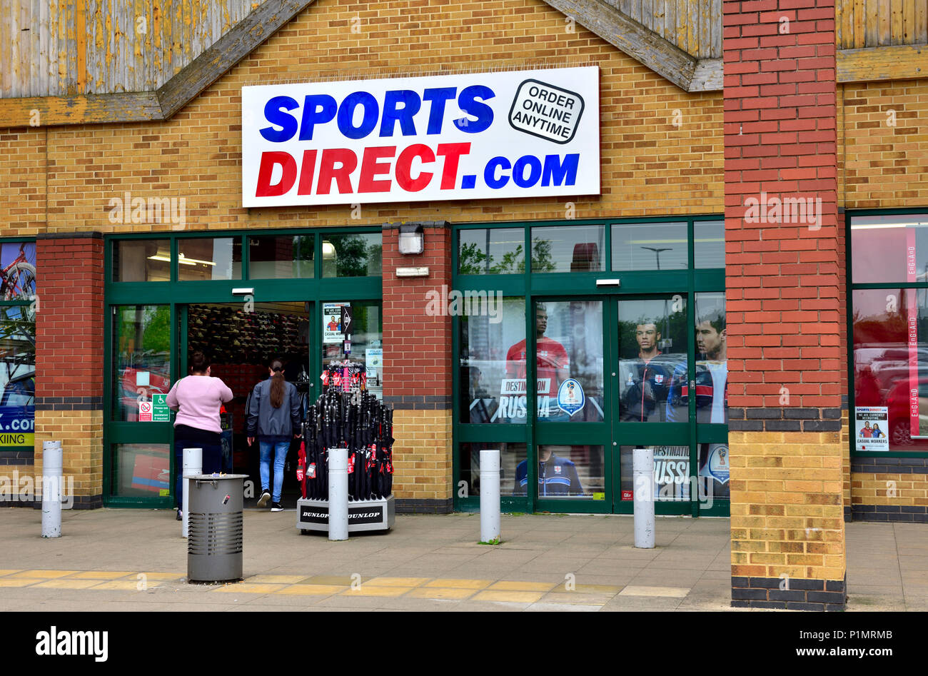 Außerhalb SportsDirect Sportartikeleinzelhändlers store in Emersons Green Retail Park, Bristol Stockfoto