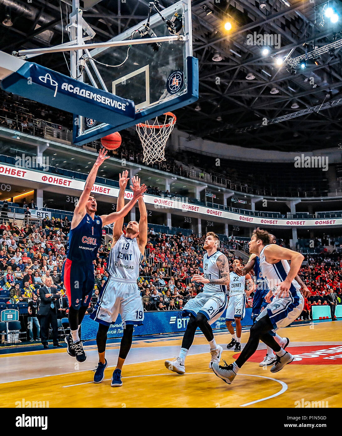 Moskau, Moskau, Russland. 8. Juni 2018. Nando de Colo von CSKA Moskau in Aktion gegen Zenit St. Petersburg im Halbfinale des VTB Final Four Finale zwischen ZSKA Moskau und Zenit St. Petersburg. CSKA gewann 84-67 an die Endrunde voraus. Credit: Nicholas Müller/SOPA Images/ZUMA Draht/Alamy leben Nachrichten Stockfoto