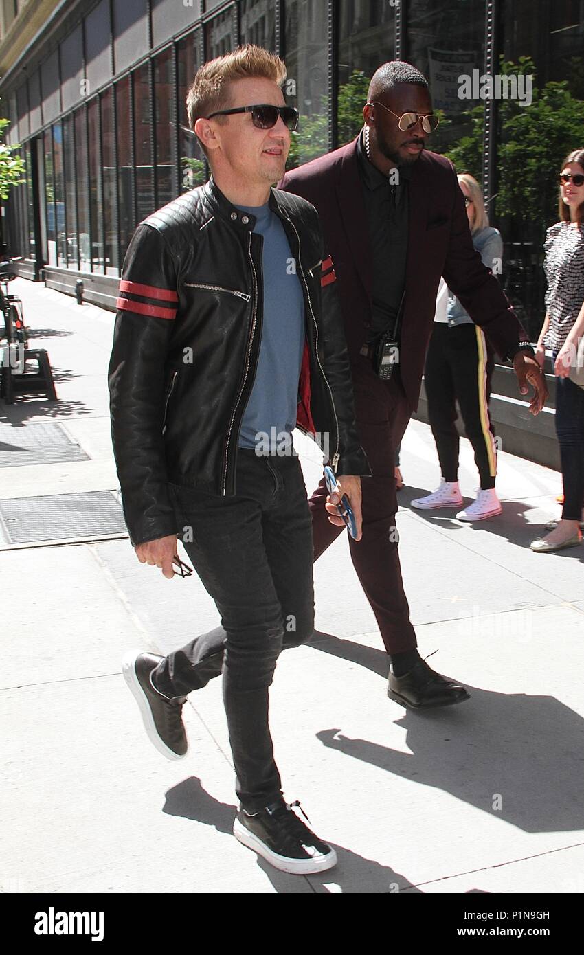 New York, NY, USA. 12 Juni, 2018. Jeremy Renner visits 'Bauen' der Film 'Tag' in New York, New York am 12. Juni 2018. Credit: Rainmaker Foto/Media Punch/Alamy leben Nachrichten Stockfoto