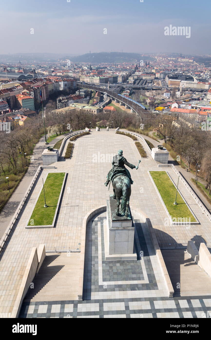 Prag panorama Skyline mit Jan Zizka Reiterstandbild, Tschechische Republik Stockfoto