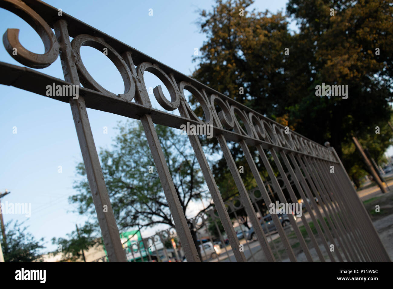 Park und Himmel auf einer hellen Sommertag Stockfoto