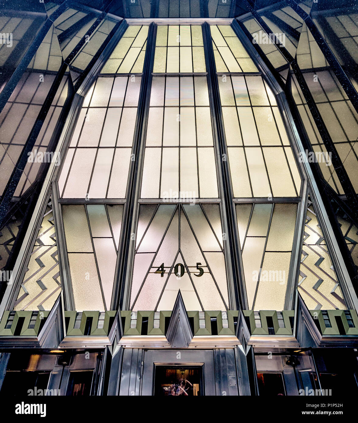 NEW YORK CITY, NY - 14. JULI 2017: Eingang des Chrysler Building in Manhattan, New York Stockfoto