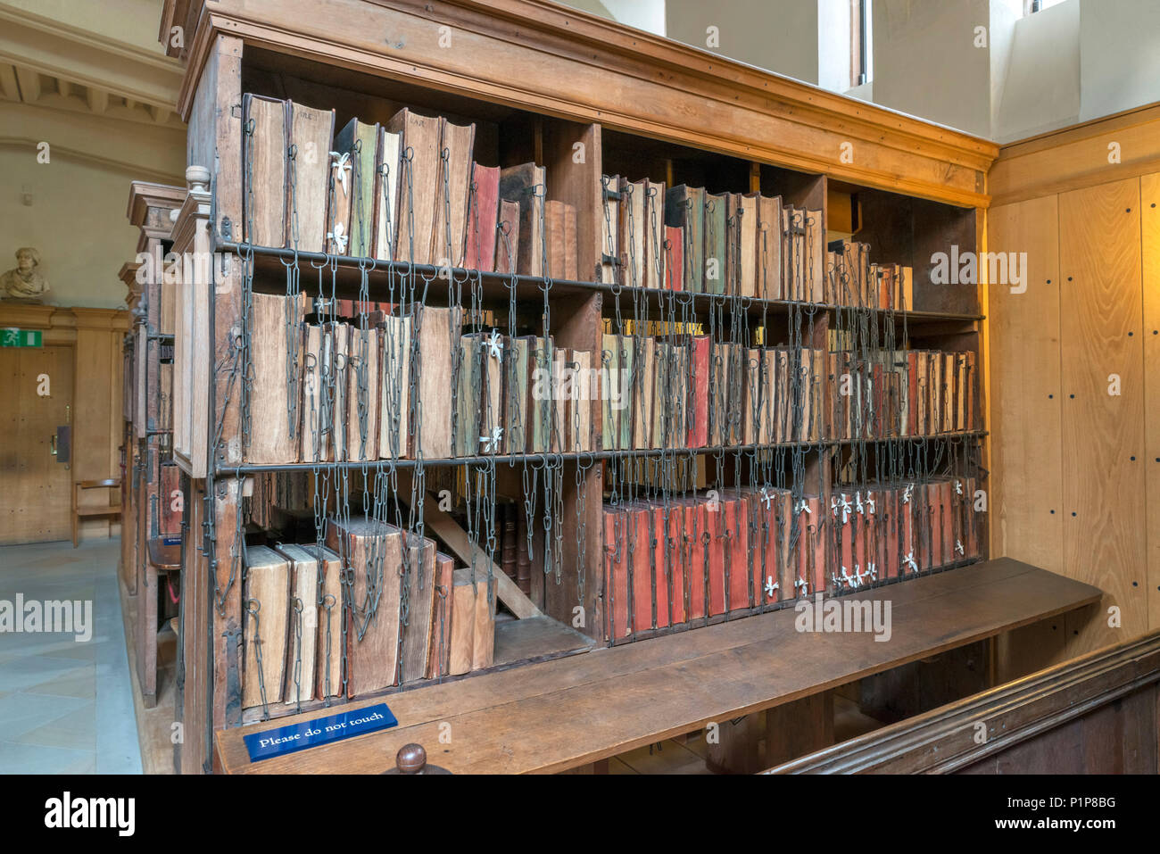 Verkettete Bibliothek in Hereford Cathedral, Hereford, Herefordshire, England, Großbritannien Stockfoto