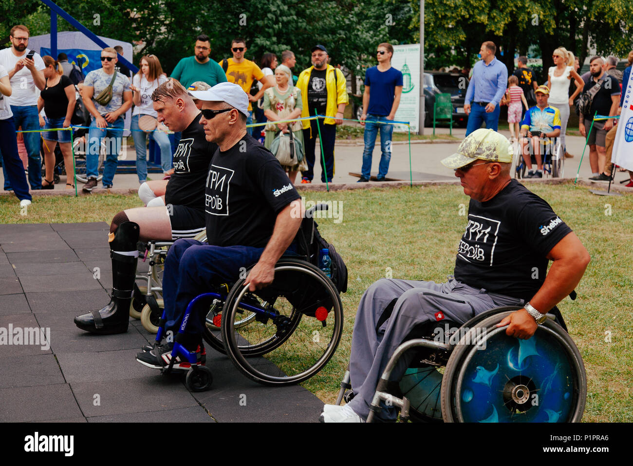 Unter der Marke "Spiele für Helden" - die Bühne des Sports crossfit aller ukrainischen Wettbewerbe für Veteranen des Krieges in Charkow am 9. Juni Stockfoto