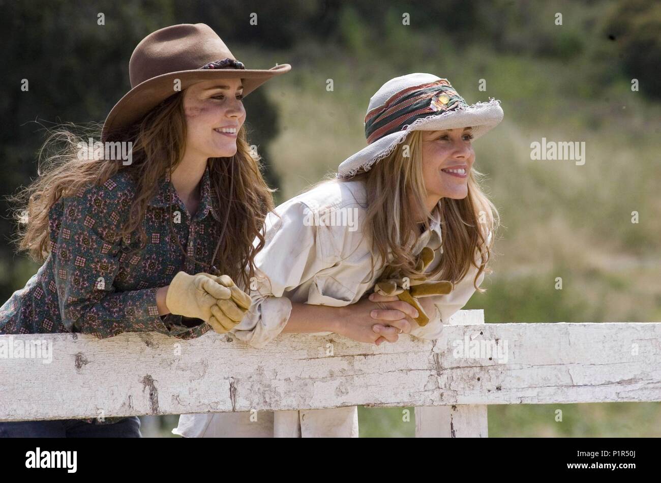 Original Film Titel: FLICKA. Englischer Titel: FLICKA. Regisseur: Michael Mayer. Jahr: 2006. Stars: MARIA BELLO; Alison Lohman. Quelle: 20th Century Fox/MORTON, MERRICK/Album Stockfoto