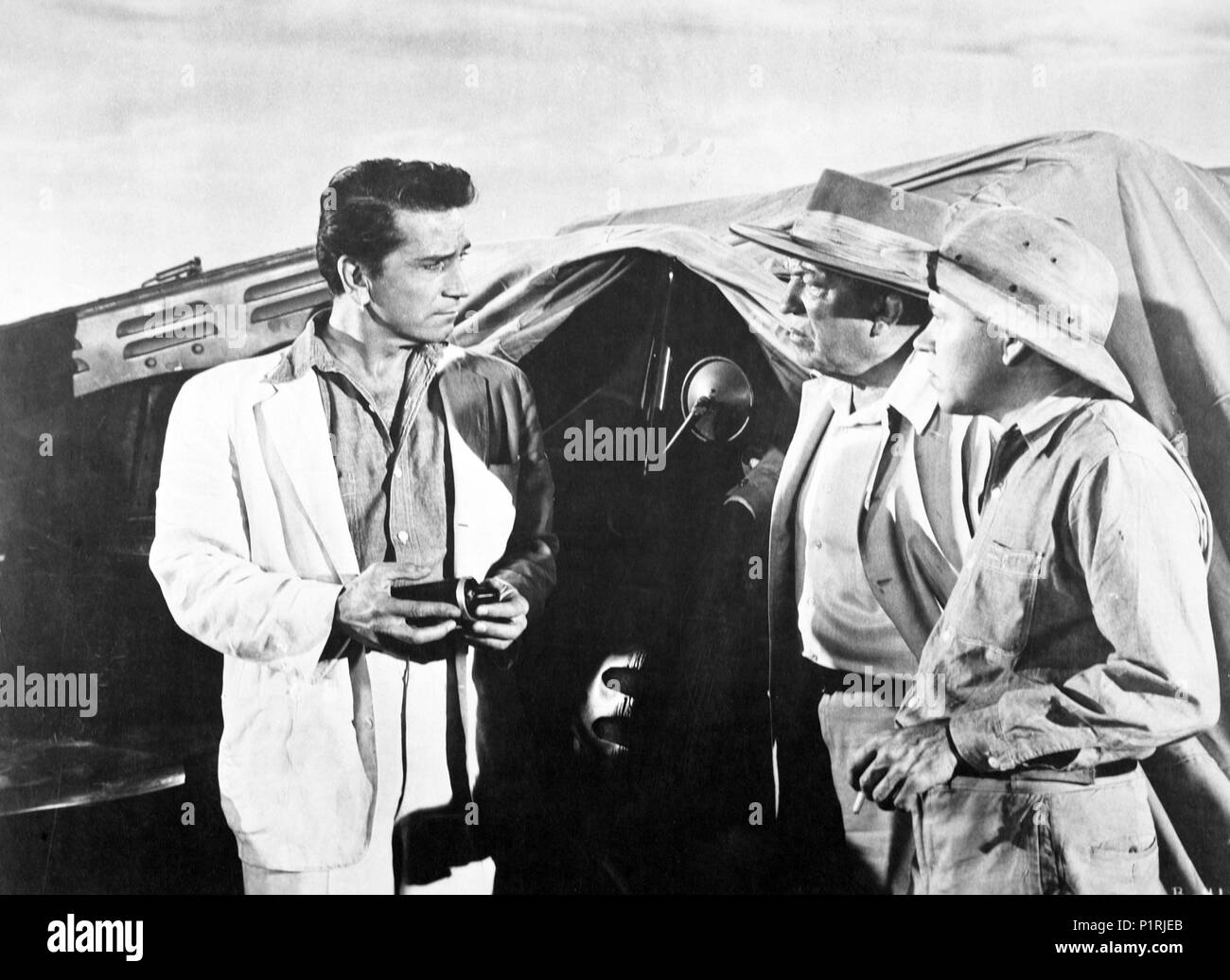 Original Film Titel: BENGAZI. Englischer Titel: BENGAZI. Regisseur: John Brahm. Jahr: 1955. Stars: RICHARD CONTE; VICTOR MCLAGLEN. Credit: RKO Radio Pictures/Album Stockfoto