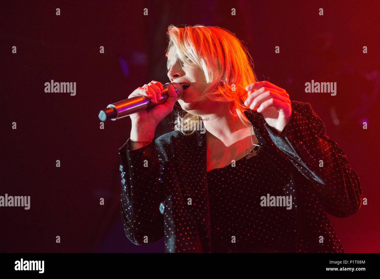 Neapel, Italien. 28 Mai, 2018. Emma Marrone während der "Essere Qui Tour 2018". Credit: Massimo Solimene/Pacific Press/Alamy leben Nachrichten Stockfoto