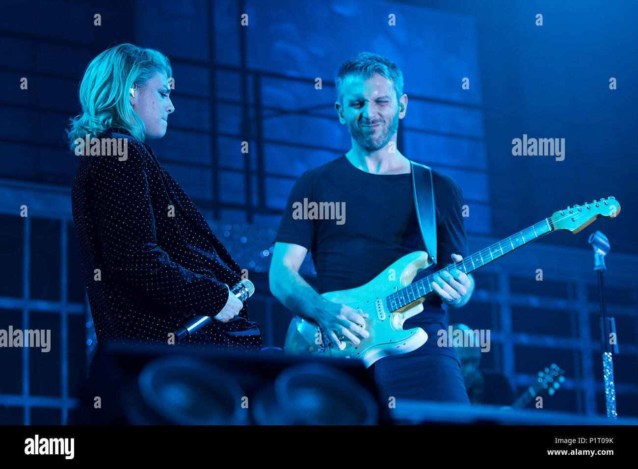 Neapel, Italien. 28 Mai, 2018. Emma Marrone während der "Essere Qui Tour 2018". Credit: Massimo Solimene/Pacific Press/Alamy leben Nachrichten Stockfoto