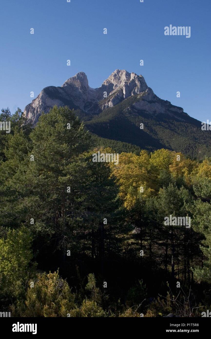 El Berguedà: den Berg Macizo del Pedraforca en la Sierra del Cadi desde Saldes. Stockfoto