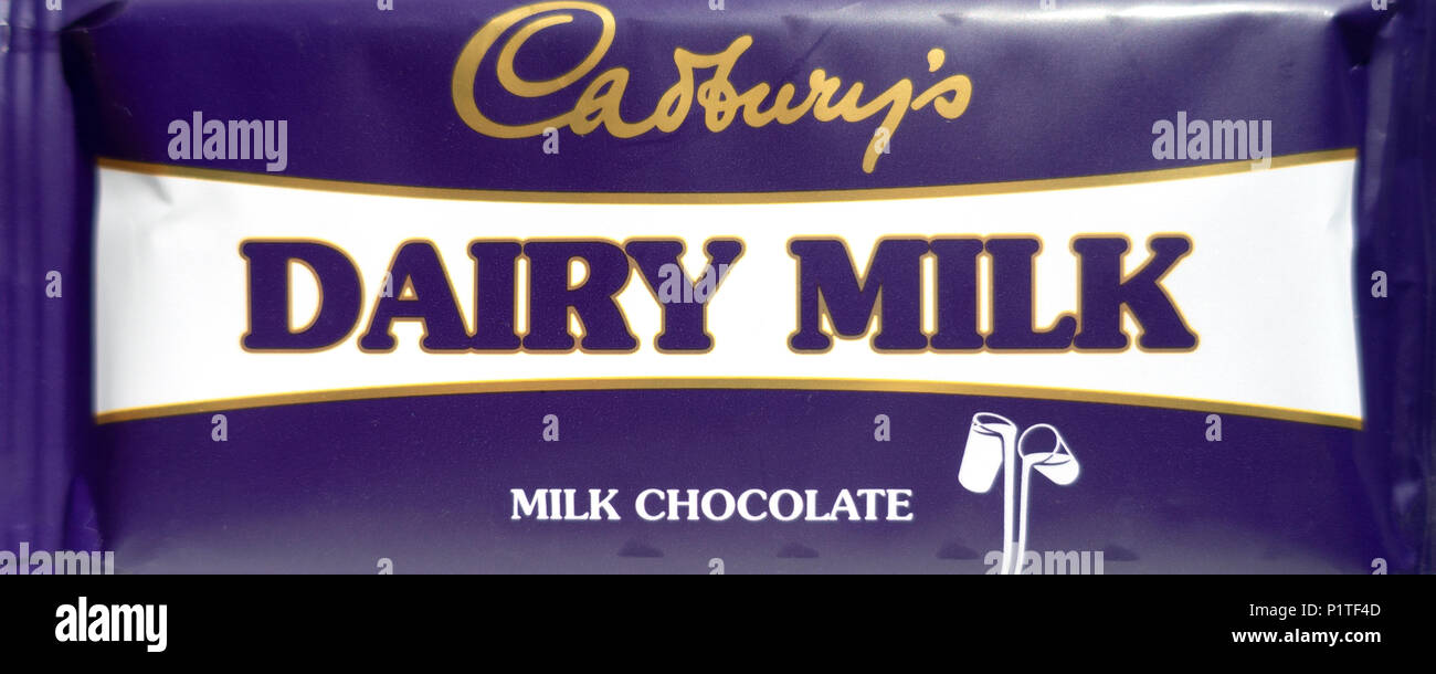 Bar von Cadbury's Obst und Mutter Schokolade im Retro-Stil Wrapper Stockfoto